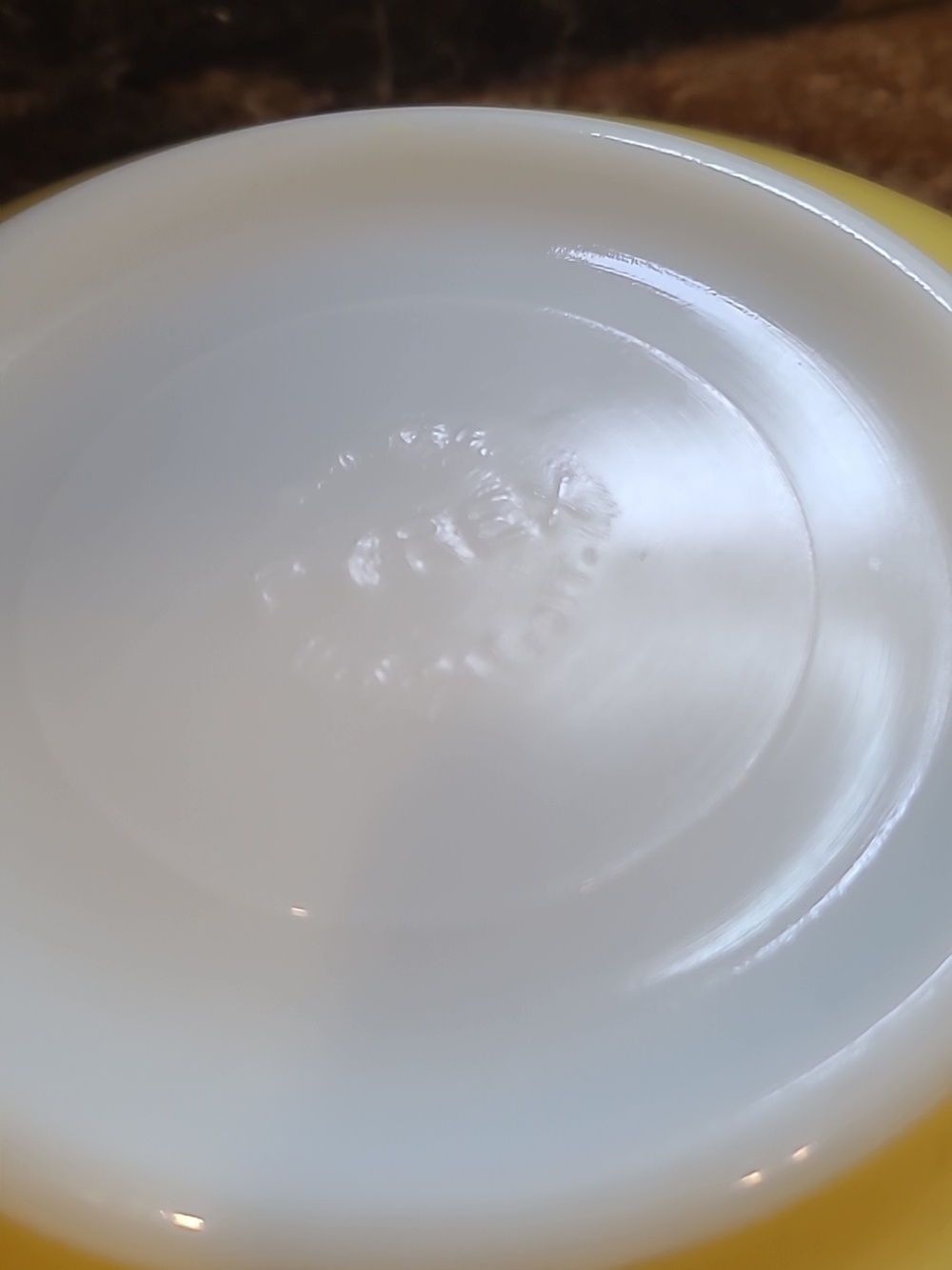 Vintage Pyrex Yellow Mixing Bowl - Picture 4 of 4